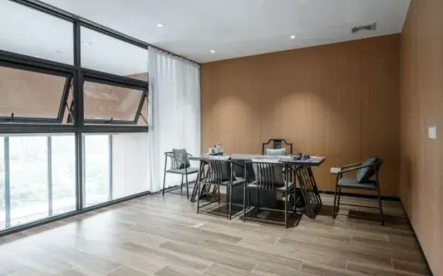 Mehood Theater hotel