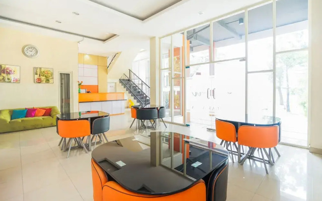 Pratisarawirya Guesthouse by ecommerceloka