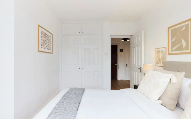 The Goodge Street Place - Bright 2bdr Flat