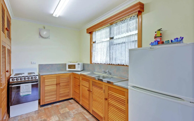 Sharonlee Strahan Villas