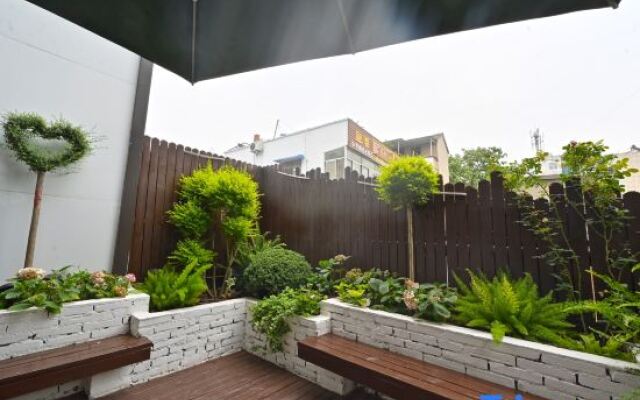 The Rainy Alley
