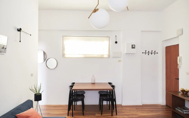 Designed Suite By The Beach