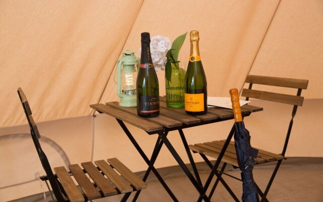 The Grand Folly Hotel - Glamping