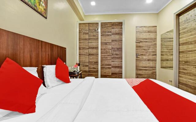 Oyo 84809  Mahalaxmi Guest House