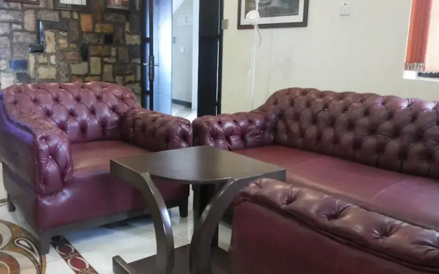 Pent House Inn Namugongo