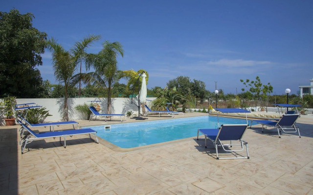 Villa Grecos Grove