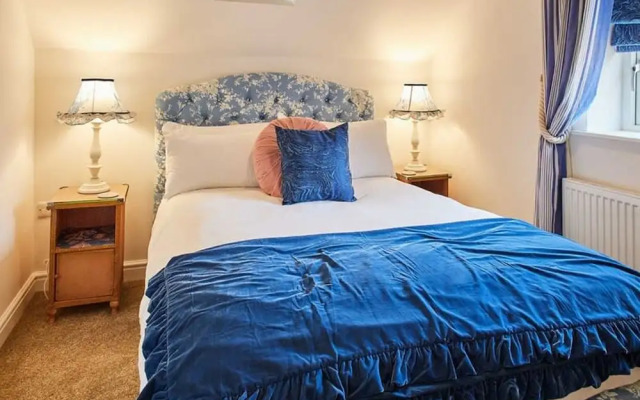 Host Stay The Snug