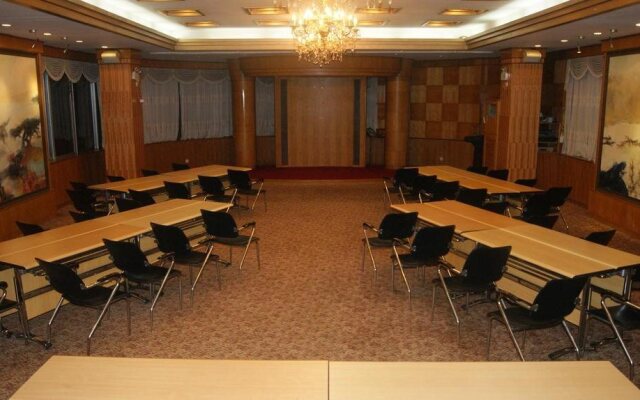 Baiyun Airport Hot Spring Resort