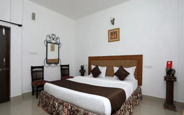 OYO 10206 Home Modern Stay near Fateh Sagar