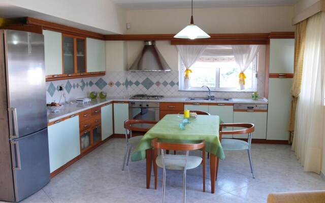 George Beach Studios & Villas