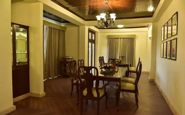 Adb Rooms The Oak Tree House