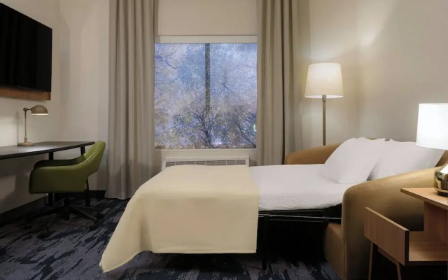 Fairfield Inn & Suites Cincinnati Oakley