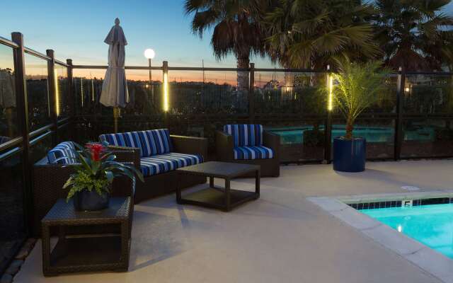 The Marina Inn on San Francisco Bay