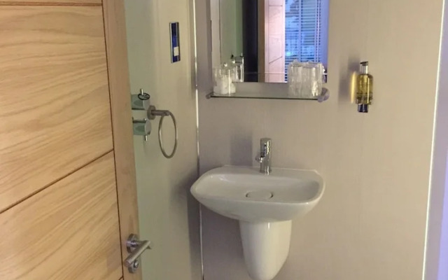 OYO Harmony Apartments