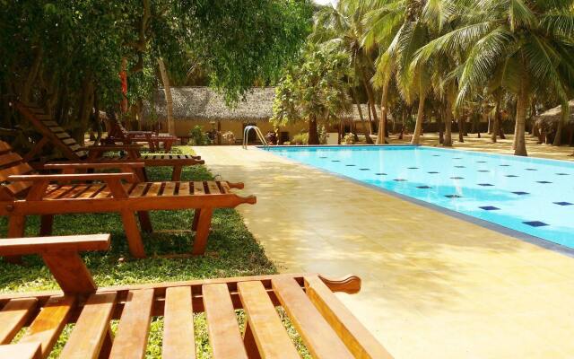 Roshanne Beach Resort