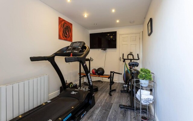 Beautifully Designed 3 Bed House - in Manchester