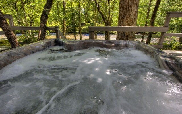 Living Waters 376 - Three Bedroom Cabin