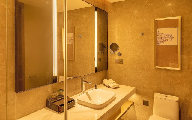 Datong Xinyu Crown Hotel