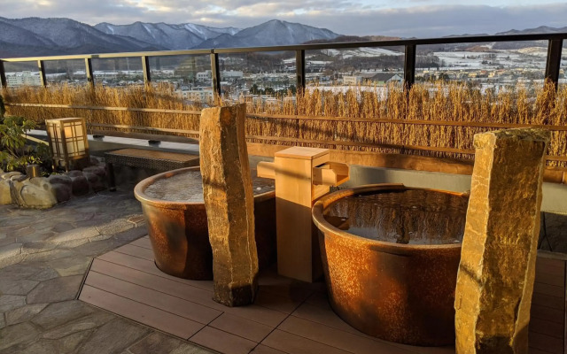 LA VISTA Furano Hills Hot Springs
