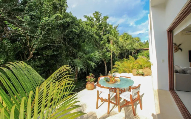 Luxury House Near Akumal Beach by Olahola