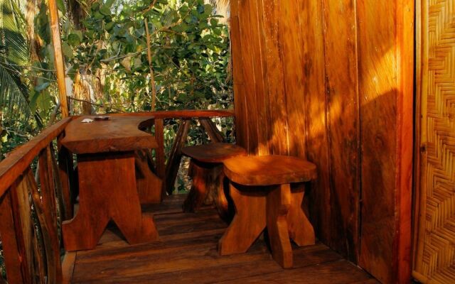 Nyuh Bengkok Tree House