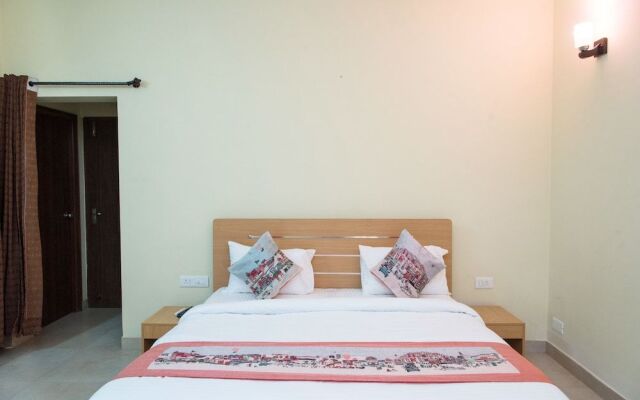 OYO 11064 Home Spacious 3BHK Near Hiran Magri