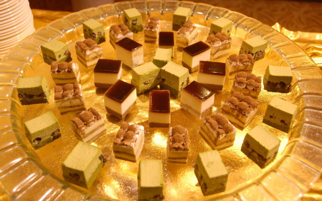 Gloria Plaza Hotel Kangqiao