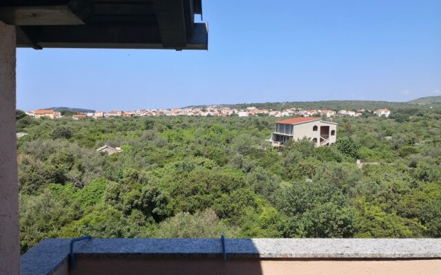 A4 Cozy Apartment w big Garden, Balcony & Grill