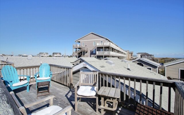 27 Oceans Door East Studio Bedroom Condo by RedAwning