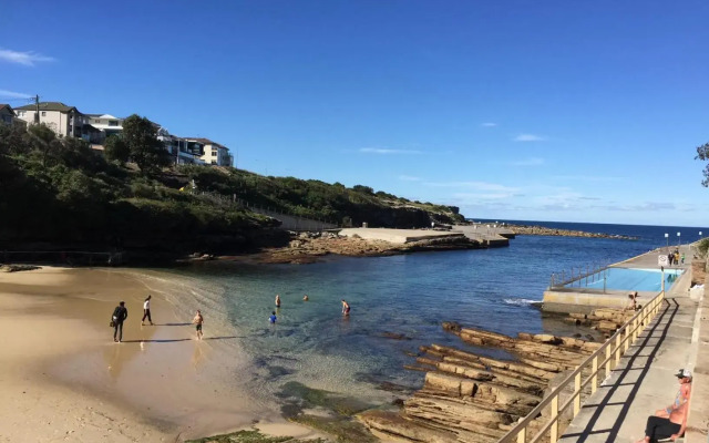 Little Coogee Hotel
