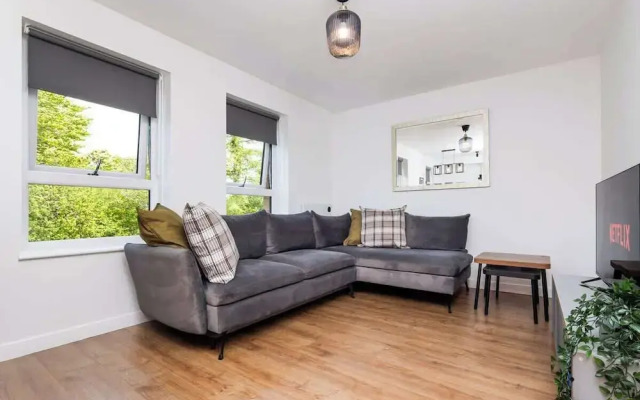 2bedroom Apartment-free Parking