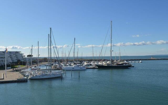 Appartement Le Grau-du-Roi, 2 pièces, 6 personnes - FR-1-250-105