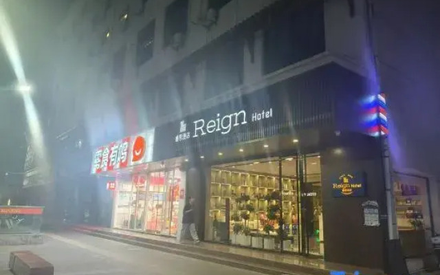 Reign  Hotel
