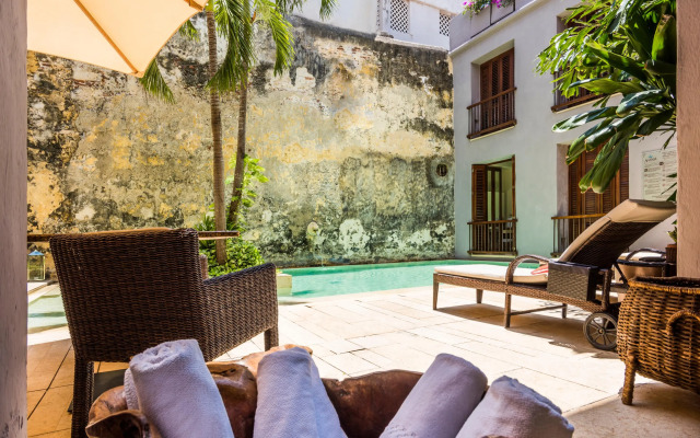 Ananda Hotel Boutique