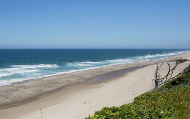 Ester Lee Oceanview Inn