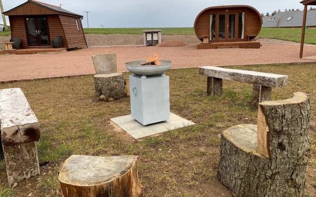 Acdc Glamping, Campervan , Caravan and Tent Resort