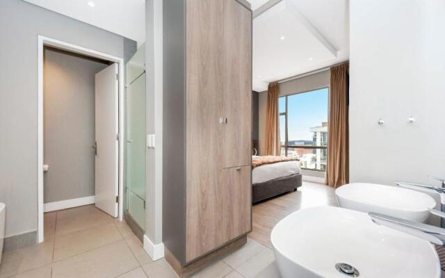 Chic 2 Bedroom Penthouse In The Heart Of Rosebank
