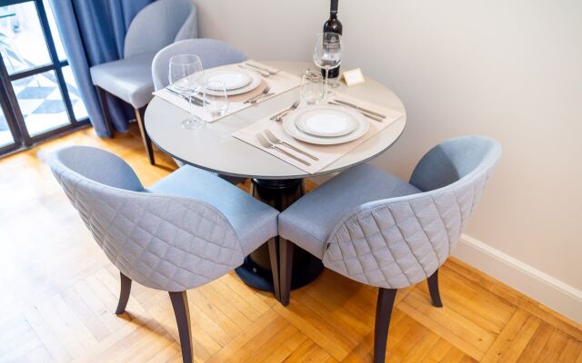 33 Solonos Suites