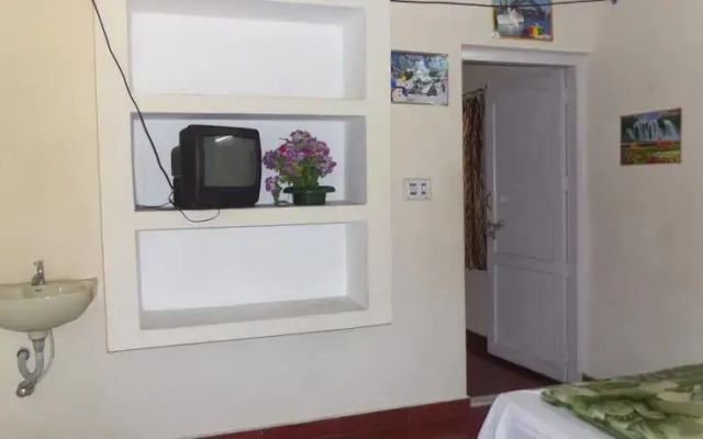 Hilly Hut Home Stay