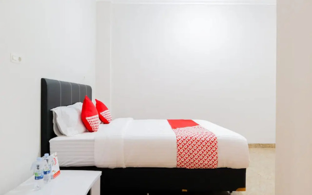 Axl Residence by OYO Rooms