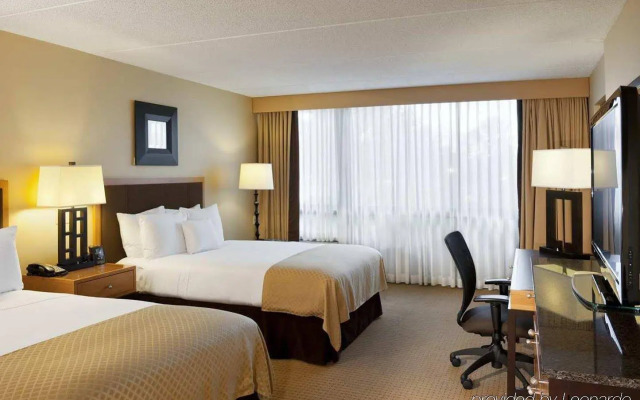 DoubleTree by Hilton Chicago - Arlington Heights