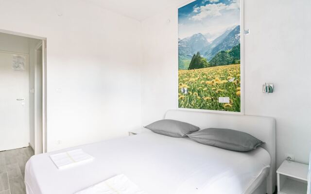 Cozy Holiday Home in Sumartin near Sea