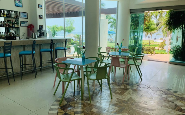 Hotel Playa Caracol