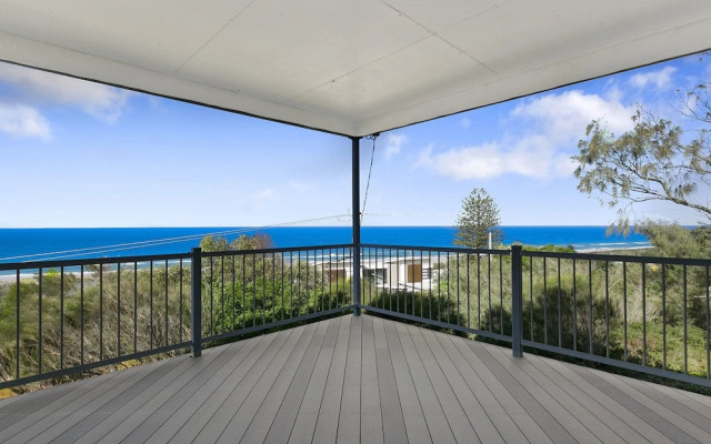 Panoramic Ocean Views in Peregian Beach! 41 Parakeet Cresent