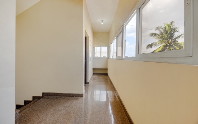 Fabhotel Cruze