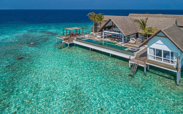Four Seasons Resort  Maldives at Landaa Giraavaru