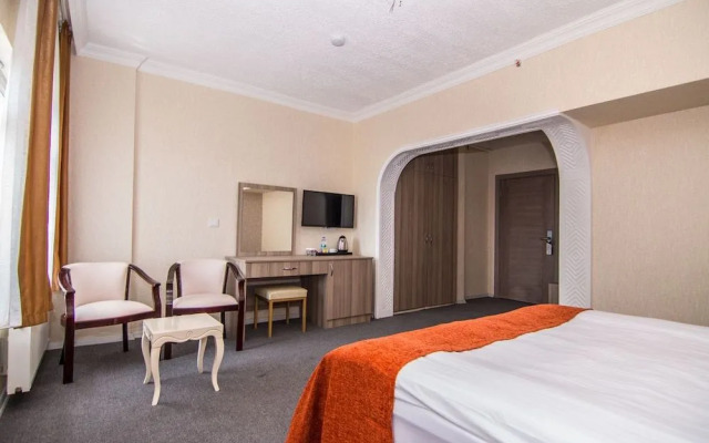 An Grand Hotel