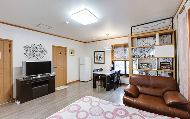 Gapyeong Hill House Pension