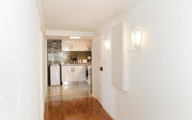 Best Terrace River View Apt in Alfama