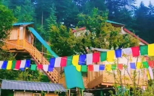 Manali Treehouse And Cafe